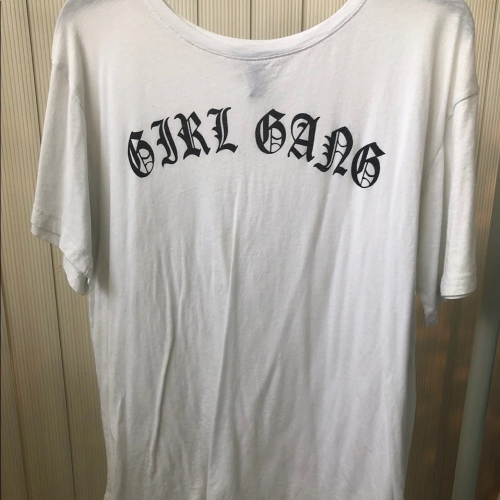 white tee